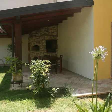 לינה וארוחת בוקר Del Castagneto 3*